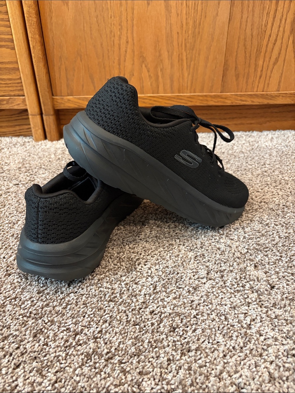 Skechers Black Knit Lace-Up Platform Sneakers Size 9.5